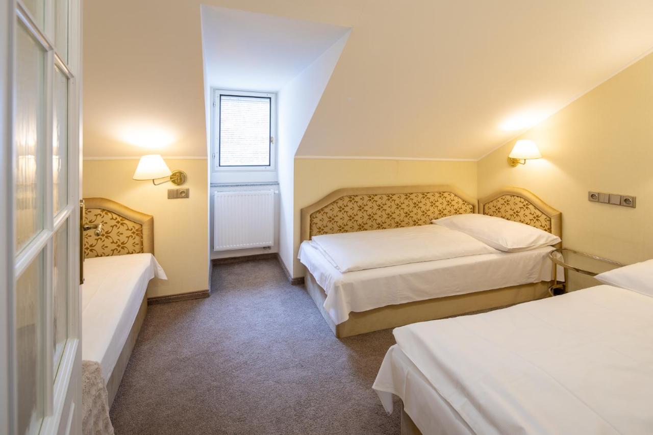 Villa Basileia Riverside Karlovy Vary Luaran gambar